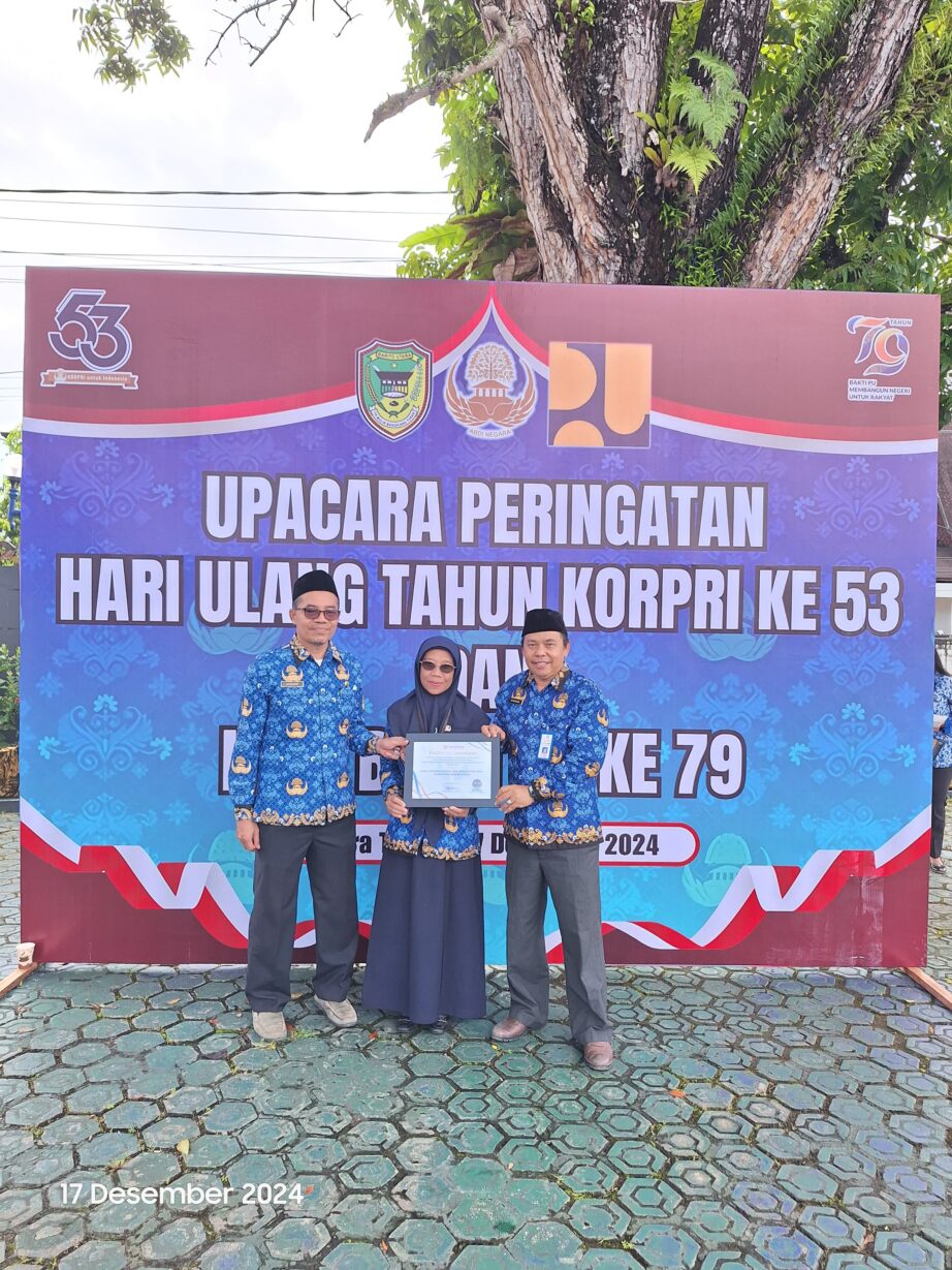 DINAS DUKCAPIL MENERIMA PIAGAM  PENGHARGAAN DARI OMBUDSMAN